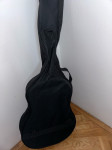 Akusticna gitara s torbom