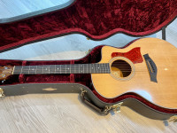 Taylor 214ce DLX Grand Auditorium Cutaway elektro-akustična gitara