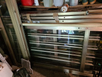 ALU VRATA SA NADSVJETLOM