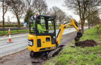 JCB GUMENA GUSJENICA