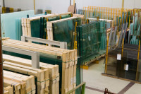 STAKLO I OGLEDALO NA MJERU . Moguća dostava