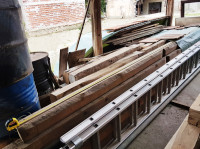 Stara jelova građa, potpuno suha, ručno skidana s krovišta, hrpa br. 1