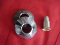 vodoinstalaterski djelovi (rozete i zatvarač ventila) vidi slike !