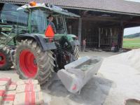 Korpa (Kašika / Žlica / Miješalica) za beton za traktor