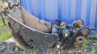 KORPA širine 300mm i MEHANIČKA SPOJKA  mob 098 543 334