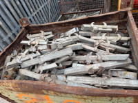 Pribor za Pannelloni Alpi hvataju navojne šipke i orašasti ploče, pješ