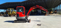 mini bager bobcat e26