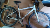Bicikl Scott SUB 40, rama S, kotači 28"