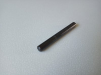 Metalni klin za središte tanjura Elac-ovih gramofona, duljina 66 mm