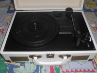 Retro gramofon sa zvučnicima, usb, aux, line out