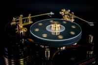 Small Audio Manufacture Brass Renegade gramafon sa SAM Ruckom