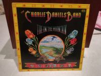 CHARLIE DANIELS BAND - FIRE ON THE MOUNTAIN