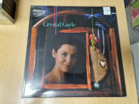CRYSTAL GAYLE - STRAIGHT TO THE HEART