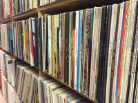 GRAMOFONSKE PLOČE 200 LP-a NA PRODAJU