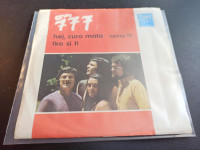 Grupa 777 – Hej, Curo Mala / Tko Si Ti  (rijetko i odlično očuvano)