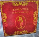 JETHRO TULL: LIVING IN THE PAST