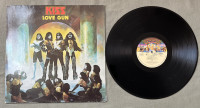 LP PLOČA, KISS - LOVE TO GUN