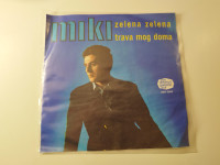 Miki Jevremović – Zelena Zelena Trava Mog Doma (Lijepo očuvana)