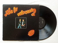Neki To Vole Vruće (prvi album), gramofonska ploča, Jugoton 1985.