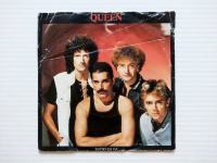 Queen - Radio Ga Ga / I Go Crazy (Njemačko izdanje) (7", Single)