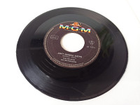 Sam The Sham And The Pharaohs* – Wooly Bully