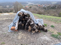 Stara građa, jelovina. Cca. 6m3. Cijena po dogovoru.