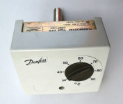 Termostat Danfoss DTS regulaciono-granični 30...90 °C