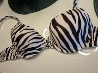 CRNO - BIJELI ZEBRASTI GRUDNJAK 70 B - NOVO