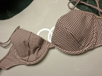 SMEĐE- BIJELI PAMUČNI GRUDNJAK POMPEA VEL. 4 - NOVO