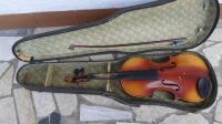 Staru,nekompletnu,violinu bez oštećenja