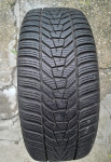 Guma zimskaa 1 komad marka Hankook 225/40/18  1 kom
