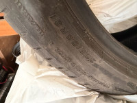 Gume ljetne Bridgestone 295/35/21 4 kom.