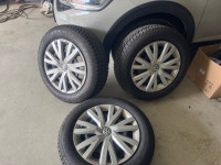 Gume zimske Dunlop 205/60/16 3 kom.