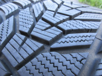 Gume zimske Hankook 255/35/19 2 komada XL96V I"cept Evo3 DOT2523