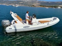 Boat model STINGHER 606 XS