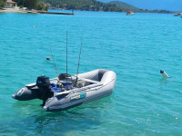 PRILIKA!! Gumenjak Gladijator,motor+oprema