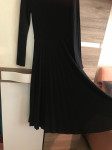 Crna haljina, plisirana suknja