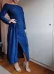 Plava šljokičasta haljina s izrezom M/L