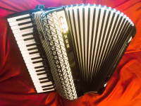 HOHNER ATLANTIC IV deluxe, 120 basova, 11+3 reg., očuvan, SERVISIRAN