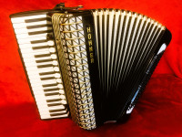 HOHNER ATLANTIC IV N, 120 basova, 11+3 registara, kao nov, SERVISIRAN