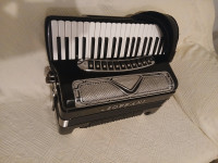 V.soprani 120b 4/5 (Italia)  "" NOVO""mog.zamjena