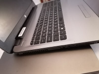 HP Compaq 15-ay103nm i5-7200U 2.5 GHz AMD Radeon R7 M440