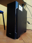 komplet PC + Logitech tipkovnica i miš