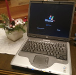 Retro Laptop  HP NX9000 win XP serijski COM  i paralelni LPT port