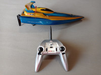 Race Boat CARRERA RC
