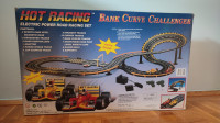 Trkaća staza za autiće Hot Racing Bank Curve Challenger