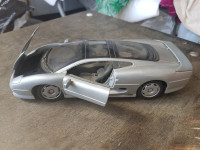 autic 1:24, yaguar coupe 2200