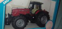 Diecast model traktora Massey Ferguson MF 8280 1/32 Siku