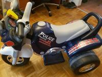 DJEČJI POLICIJSKI MOTOR NA AKUMULATOR/ PEG PEREGO