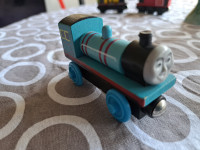 Drvena lokomotiva - vlak plavi